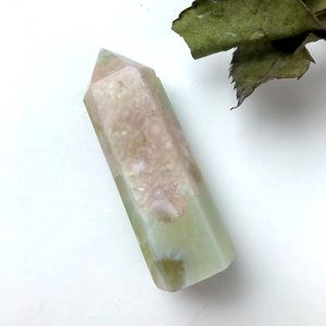 Green flower agate point